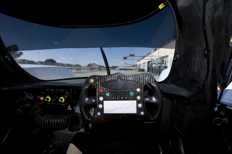 Торпедо Aston Martin LMP1 2008 года  (фото 69 из 97)